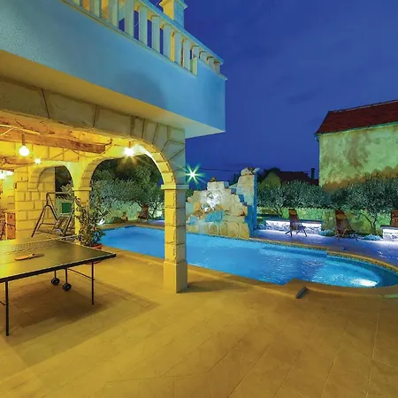 Semesterbostad In With House Sea View Trogir